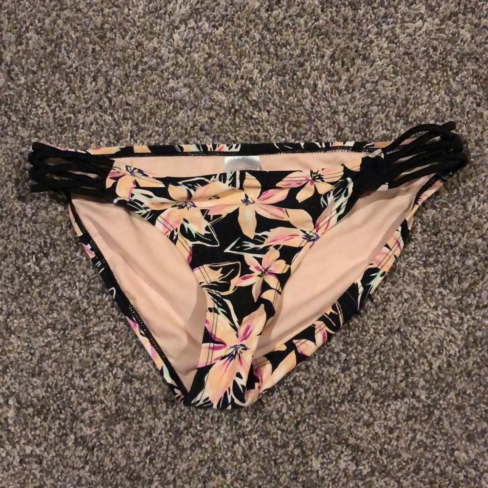 ⭐️5 for 25⭐️ Xhilaration  top S bottom M - Picture 5 of 7